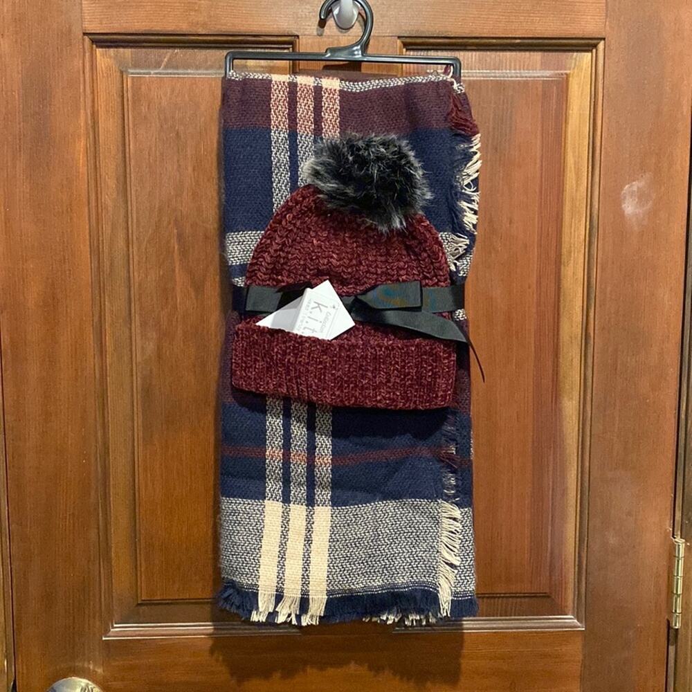 KIT | hat and scarf set NWT